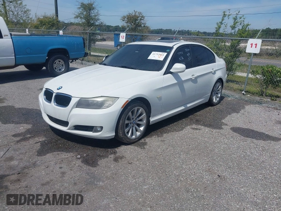 2011 BMW 3 Series 328i with VIN WBAPH7G55BNM59383, listed as a IAAI auction lot 41752644 with 1 mi miles. Bid and sale history available at carsss.com. Image 2.
