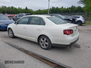 2008 Volkswagen Jetta SE with VIN 3VWRZ81K08M093880, listed as a IAAI auction lot 42273895 with 266,962 mi miles and . Bid and sale history available at DreamBid. Image 3.