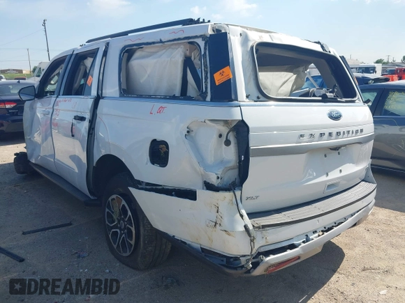 2024 Ford Expedition Max XLT with VIN 1FMJK1H81REA32577, listed as a IAAI auction lot 42053847 with Not provided miles and . Bid and sale history available at DreamBid. Image 3.