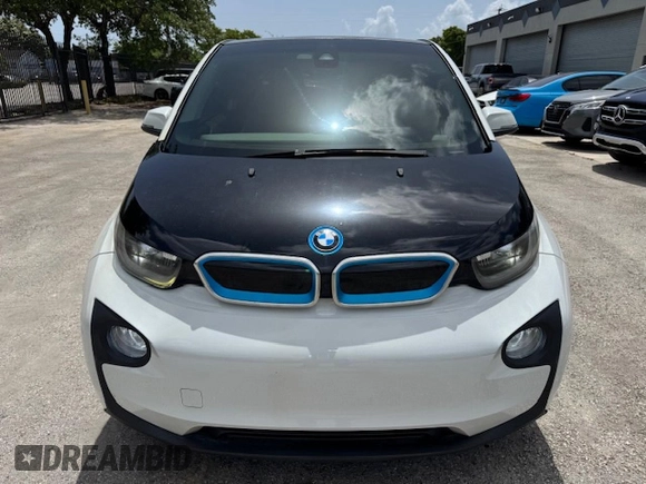 2014 BMW i3 with VIN WBY1Z2C54EV284626, listed as a Copart auction lot 61809165 with 27,008 mi miles and Clean title. Bid and sale history available at DreamBid. Image 5.