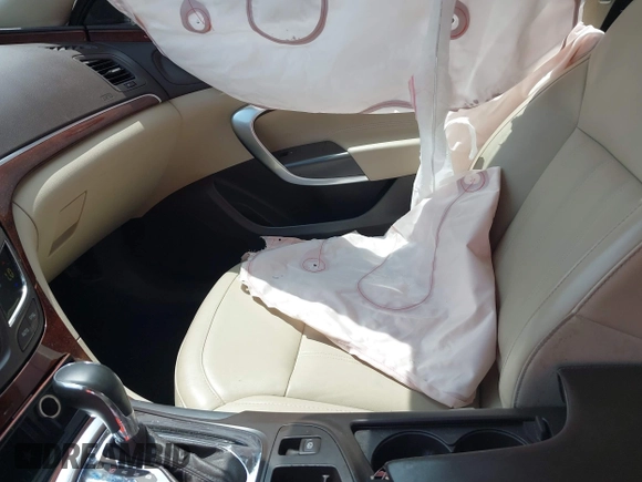 2014 Buick Regal Premium I with VIN 2G4GN5EX7E9261900, listed as a IAAI auction lot 42231313 with 111,720 mi miles and . Bid and sale history available at DreamBid. Image 5.