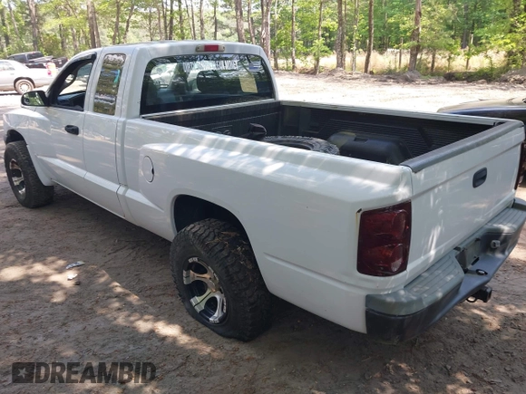 2007 Dodge Dakota ST with VIN 1D7HE22K97S177942, listed as a IAAI auction lot 42170255 with 166,633 mi miles and . Bid and sale history available at carsss.com. Image 3.