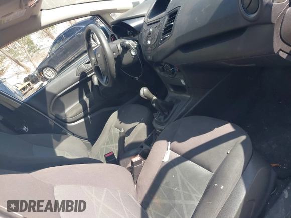 2014 Ford Fiesta S z VIN 3FADP4AJ4EM125475, wystawiony jako IAAI lot #41697578 z przebiegiem 160 189 mil mil oraz . Historia ofert i sprzedaży dostępna na DreamBid. Obrazek 5.