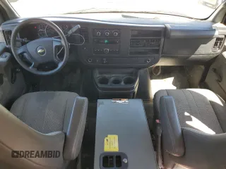 2012 Chevrolet Express Cargo z VIN 1GCWGFCA1C1193688, wystawiony jako Copart lot #54392185 z przebiegiem 133 617 mil mil oraz Szkoda całkowita • Salvage title. Historia ofert i sprzedaży dostępna na DreamBid. Obrazek 8.
