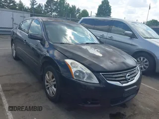 2012 Nissan Altima S z VIN 1N4AL2AP8CC201401, wystawiony jako IAAI lot #42235628 z przebiegiem 196 283 mil mil oraz . Historia ofert i sprzedaży dostępna na DreamBid. Obrazek 1.