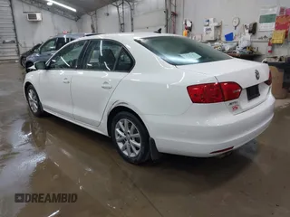 2012 Volkswagen Jetta SE z VIN 3VWDP7AJXCM075722, wystawiony jako IAAI lot #42688997 z przebiegiem 121 348 mil mil oraz . Historia ofert i sprzedaży dostępna na DreamBid. Obrazek 3.