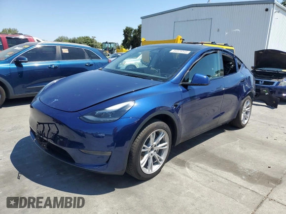 2024 Tesla Model Y z VIN 7SAYGDED9RF005104, wystawiony jako Copart lot #64974545 z przebiegiem 20 422 mil mil oraz Szkoda całkowita • Salvage title. Historia ofert i sprzedaży dostępna na DreamBid. Obrazek 1.
