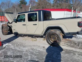 2020 Jeep Gladiator Overland with VIN 1C6HJTFG4LL169647, listed as a IAAI auction lot 41339933 with 85,246 mi miles and . Bid and sale history available at DreamBid. Image 14.
