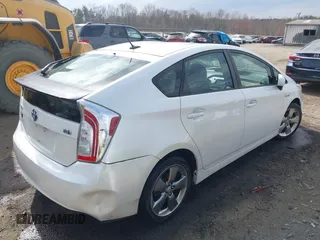 2013 Toyota Prius One z VIN JTDKN3DU7D5599352, wystawiony jako IAAI lot #41822091 z przebiegiem 198 360 mil mil oraz . Historia ofert i sprzedaży dostępna na DreamBid. Obrazek 4.