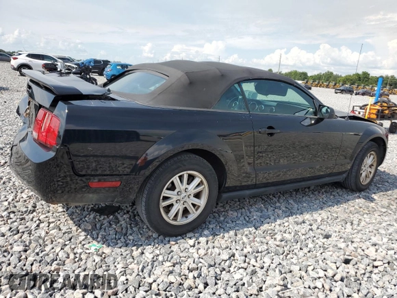 2006 Ford Mustang Standard z VIN 1ZVFT84N965254742, wystawiony jako Copart lot #61816475 z przebiegiem 111 655 mil mil oraz Czysty tytuł • Clean title. Historia ofert i sprzedaży dostępna na DreamBid. Obrazek 3.