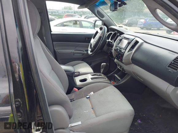 2013 Toyota Tacoma with VIN 3TMLU4EN5DM107500, listed as a IAAI auction lot 42733914 with Not provided miles and . Bid and sale history available at DreamBid. Image 5.