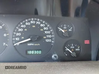 1999 Jeep Grand Cherokee Limited z VIN 1J4GW68N5XC630910, wystawiony jako IAAI lot #42380978 z przebiegiem 188 300 mil mil oraz . Historia ofert i sprzedaży dostępna na DreamBid. Obrazek 7.