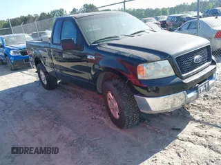 2004 Ford F-150 XL with VIN 1FTRF12W24NC35442, listed as a IAAI auction lot 41988185 with 189,050 mi miles. Bid and sale history available at carsss.com. Image 1.