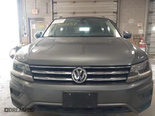 2018 Volkswagen Tiguan SEL with VIN 3VV2B7AX8JM043153, listed as a IAAI auction lot 41796437 with 88,682 mi miles. Bid and sale history available at carsss.com. Image 12.