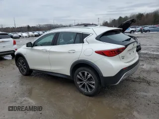 2018 Infiniti QX30 Premium with VIN SJKCH5CR0JA054730, listed as a Copart auction lot 40998554 with 33,126 mi miles. Bid and sale history available at carsss.com. Image 2.
