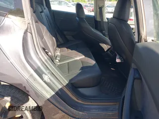 2023 Tesla Model 3 Performance z VIN 5YJ3E1ECXPF482320, wystawiony jako IAAI lot #42289417 z przebiegiem 31 296 mil mil oraz . Historia ofert i sprzedaży dostępna na DreamBid. Obrazek 8.