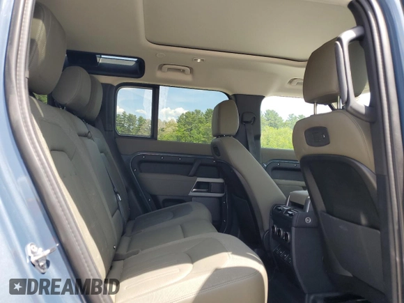 2020 Land Rover Defender SE z VIN SALEP7EU3L2032240, wystawiony jako Copart lot #57277725 z przebiegiem 29 231 mil mil oraz Szkoda całkowita • Salvage title. Historia ofert i sprzedaży dostępna na DreamBid. Obrazek 11.