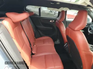 2020 Volvo XC40 Inscription with VIN YV4162UL2L2268301, listed as a Copart auction lot 68509984 with 85,758 mi miles and Salvage Title. Bid and sale history available at DreamBid. Image 12.