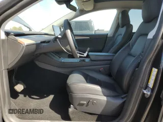2024 Tesla Model Y Long Range z VIN 7SAYGDEE2RA223052, wystawiony jako Copart lot #61485025 z przebiegiem 13 268 mil mil oraz Szkoda całkowita • Salvage title. Historia ofert i sprzedaży dostępna na DreamBid. Obrazek 7.