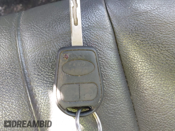 2004 Land Rover Range Rover HSE z VIN SALME11484A163403, wystawiony jako IAAI lot #42323608 z przebiegiem 184 889 mil mil oraz . Historia ofert i sprzedaży dostępna na DreamBid. Obrazek 11.