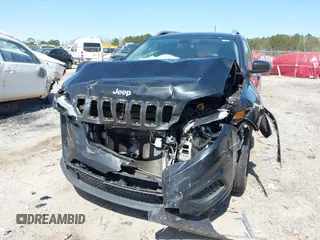 2020 Jeep Cherokee Latitude z VIN 1C4PJLCB2LD581248, wystawiony jako IAAI lot #41894729 z przebiegiem 91 536 mil mil oraz . Historia ofert i sprzedaży dostępna na DreamBid. Obrazek 6.