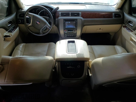 2012 GMC Yukon SLT with VIN 1GKS1CE03CR287810, listed as a Copart auction lot 73743304 with 206,122 mi miles and Salvage Title. Bid and sale history available at carsss.com. Image 8.
