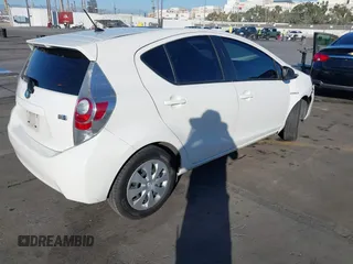 2014 Toyota Prius One with VIN JTDKDTB38E1575308, listed as a IAAI auction lot 40787857 with 70,891 mi miles and . Bid and sale history available at DreamBid. Image 4.
