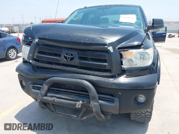 2013 Toyota Tundra z VIN 5TFDW5F15DX321719, wystawiony jako IAAI lot #42269647 z przebiegiem 174 242 mil mil oraz . Historia ofert i sprzedaży dostępna na DreamBid. Obrazek 6.