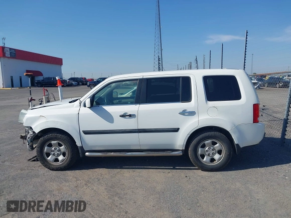 2011 Honda Pilot LX with VIN 5FNYF4H21BB094179, listed as a IAAI auction lot 42012733 with 183,546 mi miles. Bid and sale history available at carsss.com. Image 14.