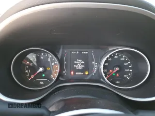 2021 Jeep Compass Altitude z VIN 3C4NJCBB4MT571230, wystawiony jako Copart lot #49747365 z przebiegiem 63 392 mil mil oraz Szkoda całkowita • Salvage title. Historia ofert i sprzedaży dostępna na DreamBid. Obrazek 9.