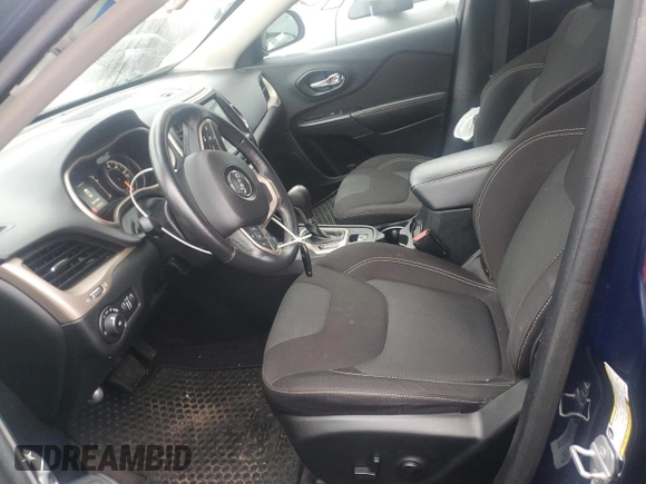 2016 Jeep Cherokee Latitude z VIN 1C4PJMCS3GW198175, wystawiony jako Copart lot #51071935 z przebiegiem 112 414 mil mil oraz Nie do naprawy • Non repairable. Historia ofert i sprzedaży dostępna na DreamBid. Obrazek 7.