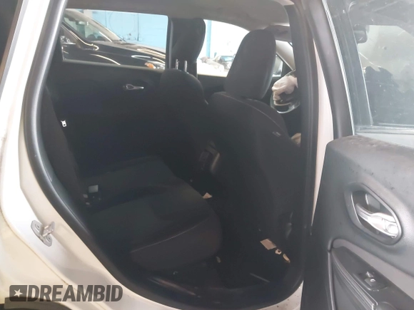 2015 Jeep Cherokee Latitude with VIN 1C4PJMCBXFW784869, listed as a IAAI auction lot 41951297 with 138,396 mi miles. Bid and sale history available at carsss.com. Image 8.