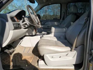 2007 Chevrolet Avalanche LS with VIN 3GNEC12057G113830, listed as a Copart auction lot 87705535 with 205,385 mi miles and Salvage Title. Bid and sale history available at carsss.com. Image 7.