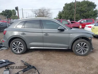 2024 Audi Q5 S line Premium with VIN WA1GAAFY1R2000549, listed as a IAAI auction lot 41368062 with 17,377 mi miles. Bid and sale history available at carsss.com. Image 14.
