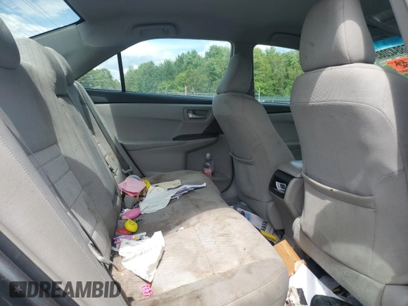 2017 Toyota Camry XLE z VIN 4T1BF1FK0HU298829, wystawiony jako Copart lot #58842085 z przebiegiem 171 569 mil mil oraz Szkoda całkowita • Salvage title. Historia ofert i sprzedaży dostępna na DreamBid. Obrazek 10.