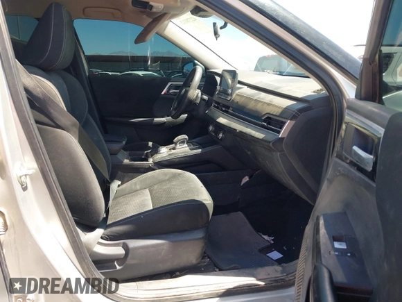 2022 Mitsubishi Outlander ES z VIN JA4J3TA81NZ015802, wystawiony jako IAAI lot #42278112 z przebiegiem Nie podano mil oraz . Historia ofert i sprzedaży dostępna na DreamBid. Obrazek 5.