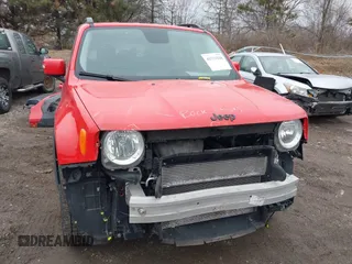 2017 Jeep Renegade Latitude with VIN ZACCJBBBXHPG47418, listed as a IAAI auction lot 41533128 with 123,991 mi miles. Bid and sale history available at carsss.com. Image 13.