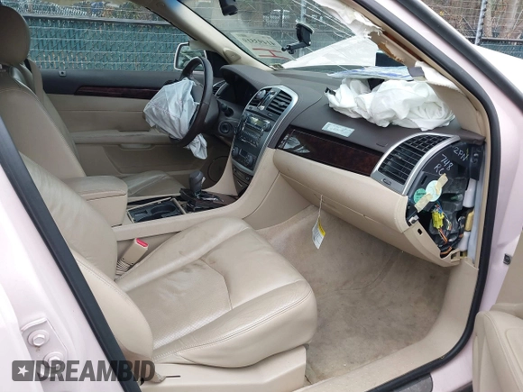 2008 Cadillac SRX AWD with VIN 1GYEE437680129213, listed as a IAAI auction lot 41493519 with 37,704 mi miles. Bid and sale history available at carsss.com. Image 5.