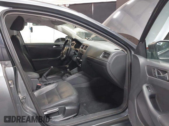 2011 Volkswagen Jetta SE с VIN 3VWBZ7AJ2BM326488, выставлен на аукционе IAAI как лот 41440467 с пробегом 179 888 миль миль и . История ставок и продаж доступна на DreamBid. Изображение 5.