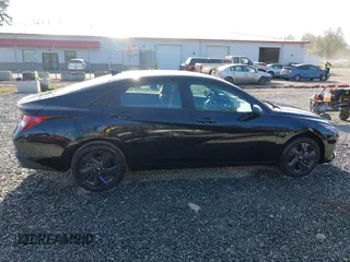2022 Hyundai Elantra SEL z VIN 5NPLS4AG6NH060109, wystawiony jako IAAI lot #42227757 z przebiegiem 17 586 mil mil oraz . Historia ofert i sprzedaży dostępna na DreamBid. Obrazek 13.