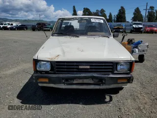 1985 Toyota Pickup z VIN JT4RN50R4F0068265, wystawiony jako Copart lot #51827965 z przebiegiem 348 047 mil mil oraz Szkoda całkowita • Salvage title. Historia ofert i sprzedaży dostępna na DreamBid. Obrazek 5.