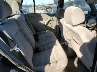 1998 Volkswagen Jetta TDI z VIN 3VWRF81H1WM119610, wystawiony jako Copart lot #42724295 z przebiegiem 8 361 mil mil oraz Szkoda całkowita • Salvage title. Historia ofert i sprzedaży dostępna na DreamBid. Obrazek 10.