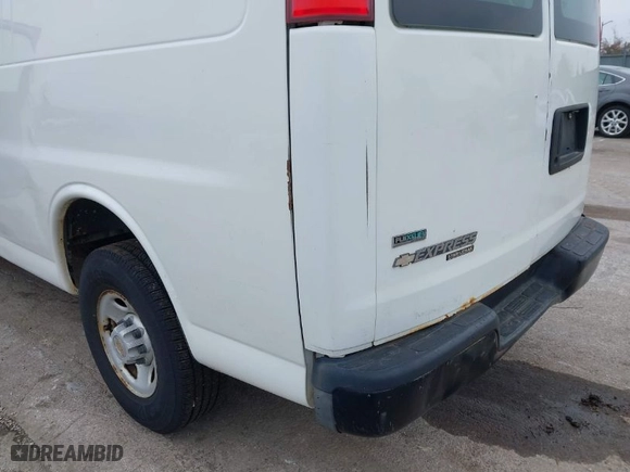 2011 Chevrolet Express Cargo Van with VIN 1GCWGFFA7B1108976, listed as a IAAI auction lot 40937070 with 296,821 mi miles. Bid and sale history available at carsss.com. Image 18.