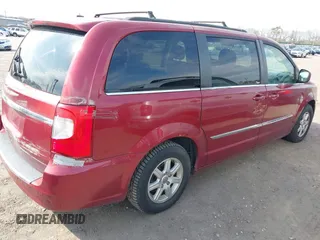 2012 Chrysler Town & Country Touring with VIN 2C4RC1BG5CR400323, listed as a IAAI auction lot 41902471 with 999,999 mi miles. Bid and sale history available at carsss.com. Image 4.