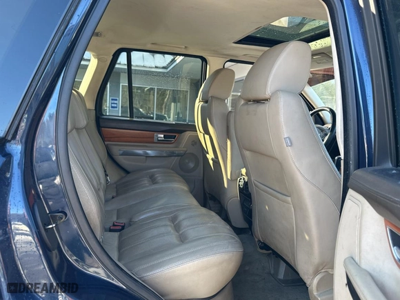 2011 Land Rover Range Rover Sport HSE LUX with VIN SALSK2D45BA262517, listed as a Copart auction lot 42380075 with 203,241 mi miles and Clean Title. Bid and sale history available at carsss.com. Image 6.