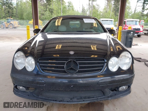 2005 Mercedes-Benz CLK 500 with VIN WDBTK75J55F139609, listed as a IAAI auction lot 42232645 with 136,367 mi miles and . Bid and sale history available at DreamBid. Image 12.