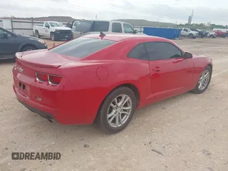 2013 Chevrolet Camaro LT z VIN 2G1FB1E32D9199408, wystawiony jako IAAI lot #42140199 z przebiegiem 204 629 mil mil oraz . Historia ofert i sprzedaży dostępna na DreamBid. Obrazek 4.