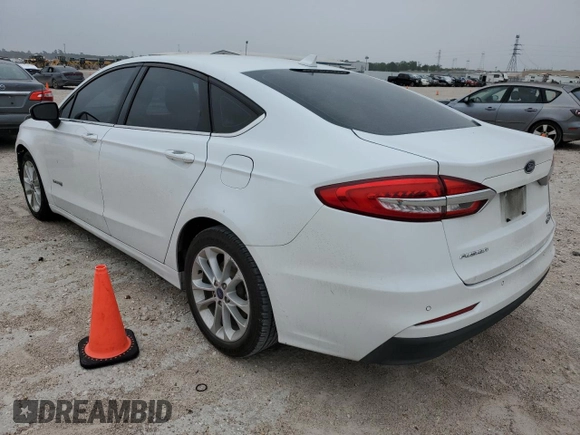 2019 Ford Fusion SE with VIN 3FA6P0LUXKR207945, listed as a Copart auction lot 48043383 with 137,807 mi miles and . Bid and sale history available at DreamBid. Image 2.