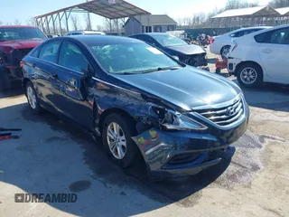 2013 Hyundai Sonata GLS z VIN 5NPEB4AC0DH664033, wystawiony jako IAAI lot #41700987 z przebiegiem 106 266 mil mil oraz . Historia ofert i sprzedaży dostępna na DreamBid. Obrazek 1.