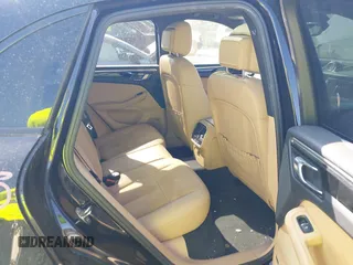 2018 Porsche Macan with VIN WP1AA2A50JLB18359, listed as a IAAI auction lot 41781711 with 68,657 mi miles. Bid and sale history available at carsss.com. Image 8.